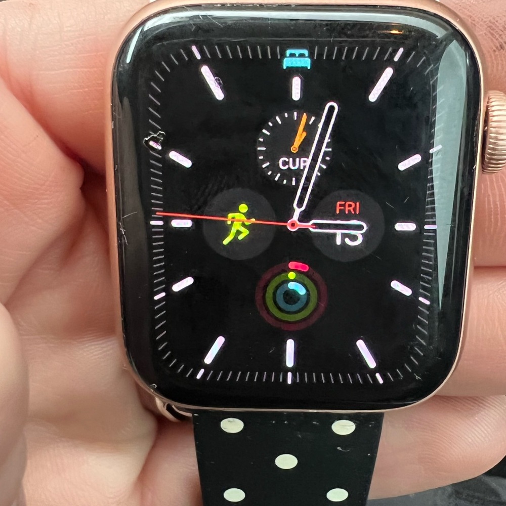 Newest model Apple Watch SE with Kate Spade band 40 mm starlight casing